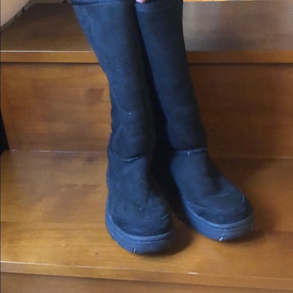 Black ugg booth with tribal stripe - Picture 4 of 5